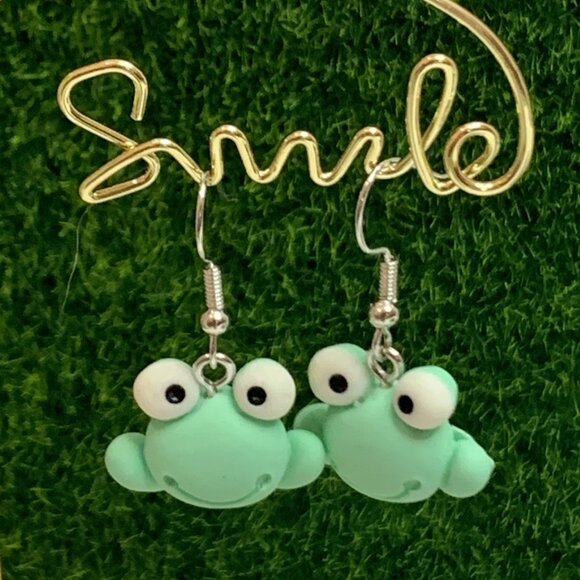 Frog Earring, Silly Animal Earring, Frog Jewelry, Gift Idea, Amphibian Earring - Picture 4 of 5